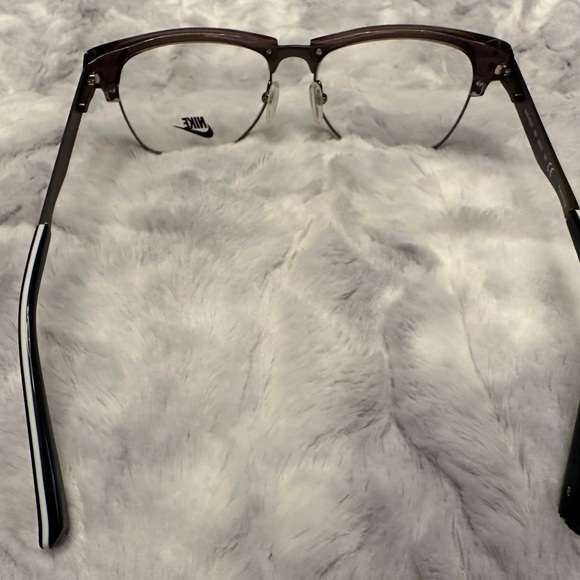 NIKE GLASSES FRAMES WITH PLAIN LENS. NEW IN PACKAGE - Picture 4 of 5